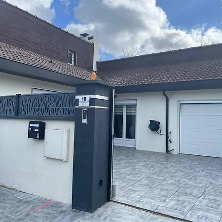 Maison Complete Sur Saint Quentin En Yvelines Villa Élancourt