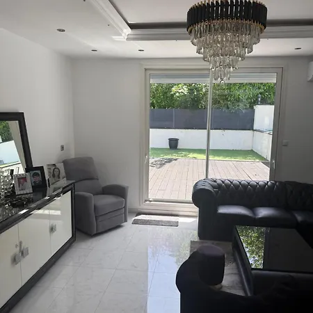 Maison Complete Sur Saint Quentin En Yvelines Villa *