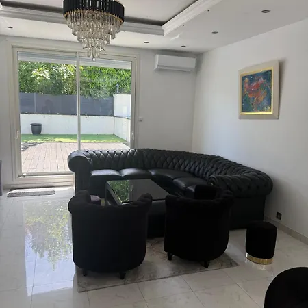 Maison Complete Sur Saint Quentin En Yvelines Villa *