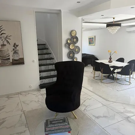Maison Complete Sur Saint Quentin En Yvelines *
